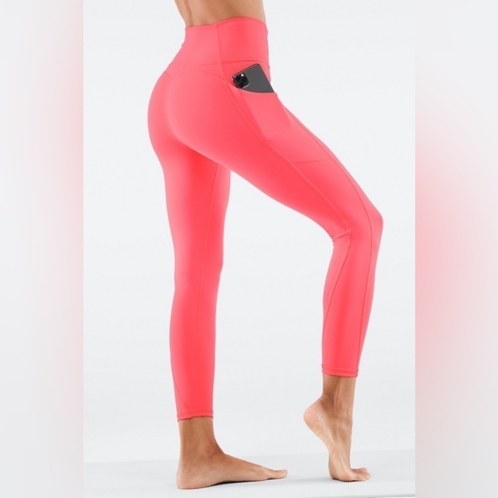 Fabletics Oasis high waisted 7/8 pocket leggings
